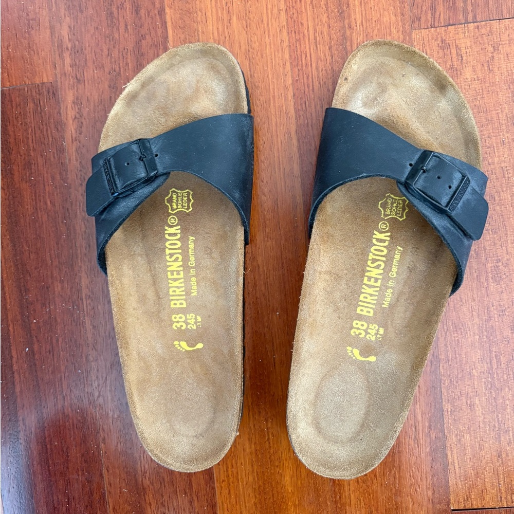 NEVER WORN. Birkenstock Black Leather Sandals